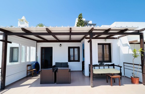 Adamas Apartment | Apartment 'Maya Mallis Seaview 3' with Sea View, Wi-Fi and Air Conditioning