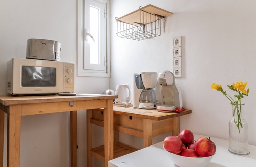 Kallithea Apartment | Apartment 'Modern Cosy' with Private Terrace, Wi-Fi and Air Conditioning