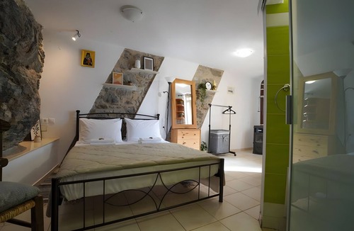 Marmaketon Apartment | Apartment 'Vilaeti Stone House - Cretan Cozy' with Mountain View, Private Terrace and Wi-Fi