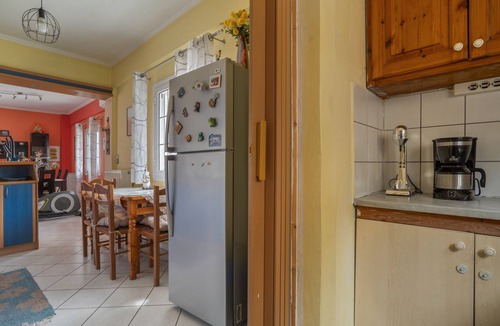 Sivros Apartment | Apartment 'Zois' with Private Terrace, Wi-Fi and Air Conditioning