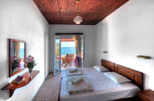 Agios Georgios Pagon Apartment | Arista Ferienwohnung 2 - mit Meerblick direkt am Strand von Agios Georgios Pagon