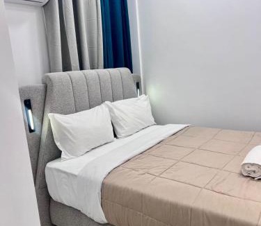 Monastiraki Apartment | Aris Monastiraki Suite by Zeussuites