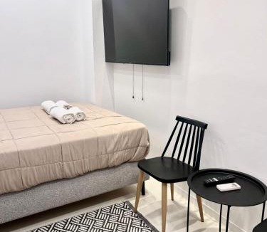 Monastiraki Apartment | Aris Monastiraki Suite by Zeussuites