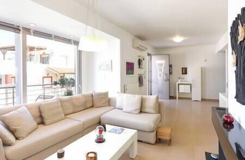 Kokkini Chani House | Armilides Luxury 3 bedroom maisonette apartment