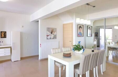 Kokkini Chani House | Armilides Luxury 3 bedroom maisonette apartment