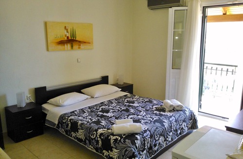 Assos House | Asos Kefalonia Niriides Double Room 9