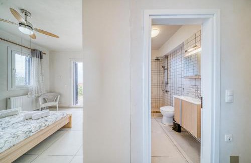 Vrontados Villa | Asprou Villa with roof pool