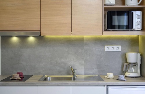 Platanias Town House | Athina Suites | 1BD chic apartments w/shared pool