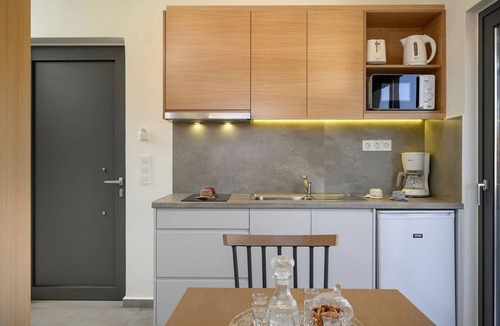 Platanias Town House | Athina Suites | 1BD chic apartments w/shared pool