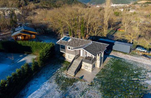Karpenisi Ski Chalet | Atmospherico