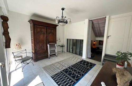 Lahonce Apartment | AU FIL DE l EAU