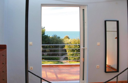 Kiparissia House | Awesome home in Kyparissia, Messinia