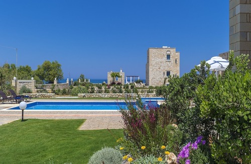 Rapaniana Villa | Azure villa - Three Bedroom Villa, Sleeps 7