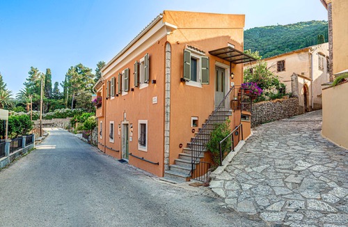 Doukades Apartment | Bótzos Residence - Olive Suite