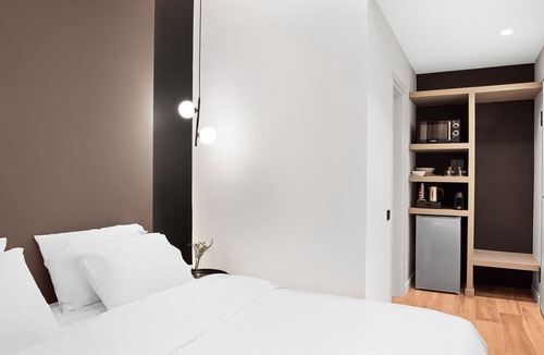 Attiki Apartment | B1: The "Asprogeraka" by SPACEERS