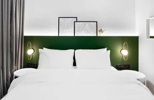Attiki Apartment | B2: The "Asprogeraka" by SPACEERS