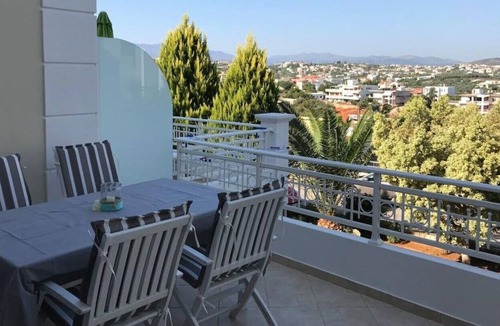 Agii Apostoli House | Barbara Apartment with Mountain view