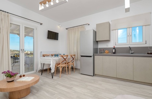 Mikri Vigla Apartment | Beach front accomodation in Mikri Vigla Beach - 3 min from beach!