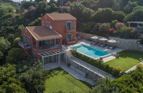 Svoronata Villa | BEACH FRONT, DIRECT ACCESS TO SANDY BEACH, AMAZING SEA VIEWS,PRIVATE POOL