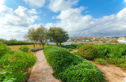 Megas Gialos Villa | Beach front Majestic Villa