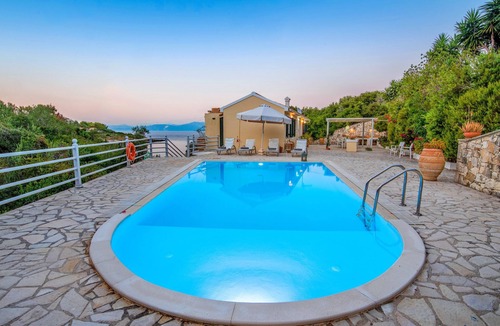 Katsimatika Villa | Beach House Sophia Paxos: Private Pool, Views, WiFi, Aircon