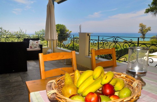 Agios Gordios House | Beach houses in Corfu “Angelos” at Agios Gordios