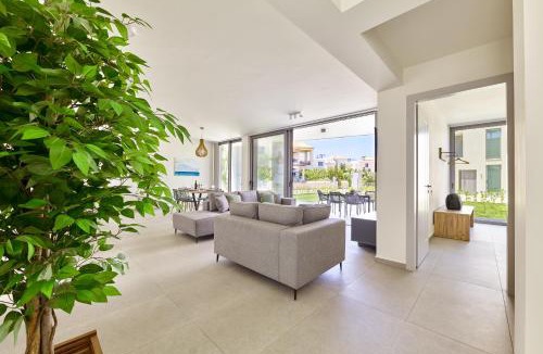 Maleme House | Beach Sand Villas - Beachfront Roof Pool Seaviews