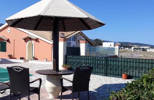 Almiros Beach Villa | Beach villa Athanasia