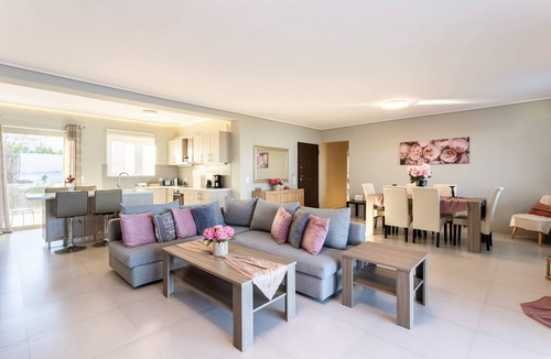 Spata-Artemida House | Beachfront Artemida Retreat - Peony Seabreeze Gem