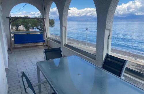Agia Pelagia Apartment | Beachfront House Agia Pelagia Kythira