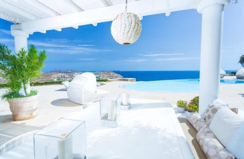 Xilokeratidi Villa | Beachfront Luxury Villa Santa Barbara