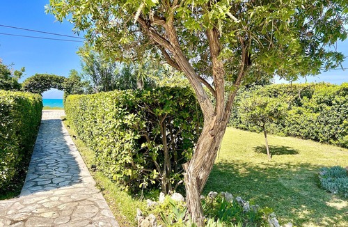 Acharavi Apartment | Beachfront Suite GardenMare 1