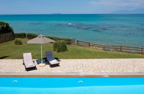 Sidari Villa | Beachfront Villa Dionysos - With private beach