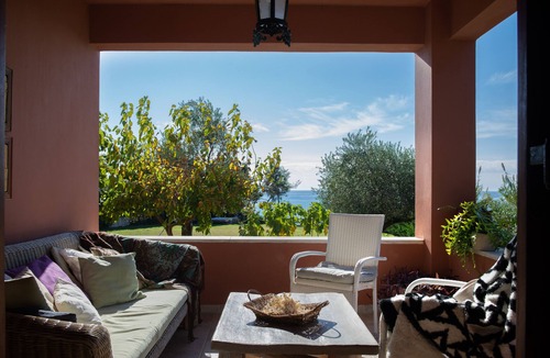 Agios Matthaios Villa | Beachfront Villa Meliti
