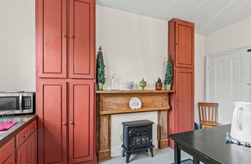 Madison House | Beautiful and spacious 3BR historic home centrally located in downtown, Madison.