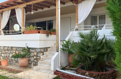 Gerakini Villa | Beautiful beach house