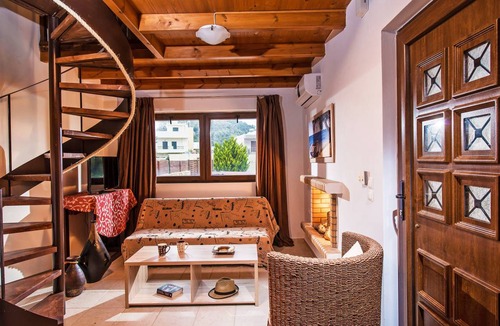 Palaiokastro Villa | Beautiful maisonette, Near Heraklion, beach & taverns 4