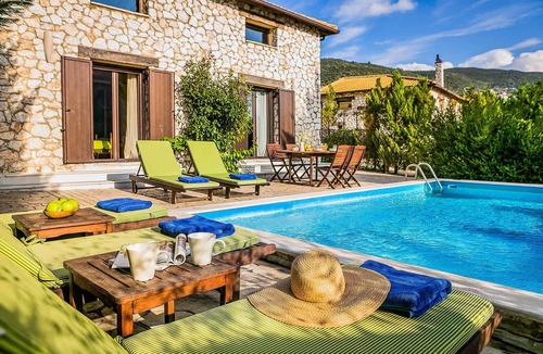 Marantochori Villa | Beautiful Villa with a private pool and parking.