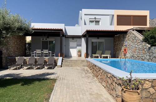 Rhodes Villa | Beautiful villa with private pool & garden and stunning views of Navarone Bay.