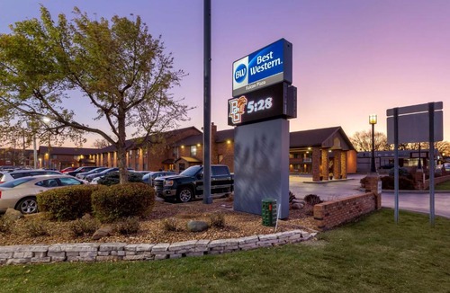 Bowling Green Hotel | Best Western Falcon Plaza - Bowling Green