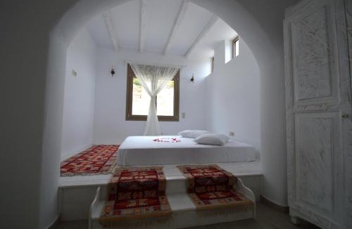Psinthos House | Bianca Suite & Home