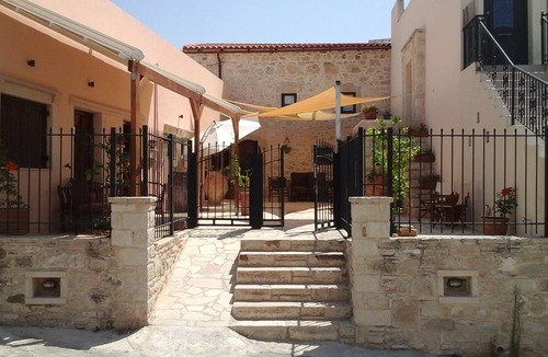Sivas Apartment | Big 2 bedroom apartment in the heart of Sivas Village, Crete.