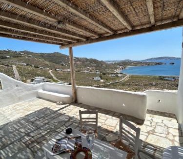 Houlakia Apartment | Blue and White Mykonos ap2