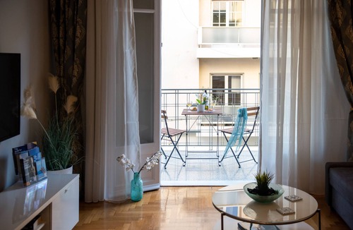 Anafiotika Apartment | Blue Ark Acropolis Light