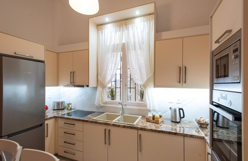 Athens Apartment | Blue Ark Lavish Sauna Suite