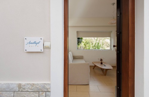 Astros Apartment | Blue Horizon - Amethyst Sea View Suite