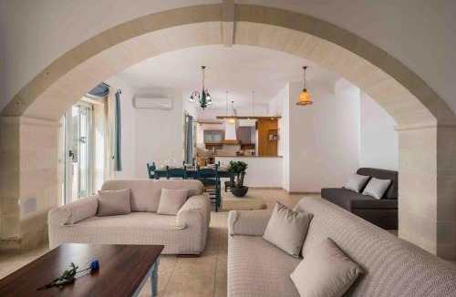 Drapanos Villa | Blue Rose Villa