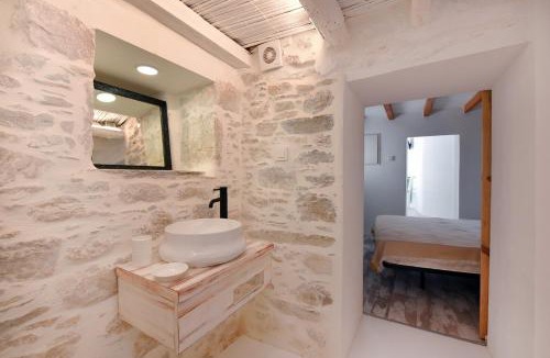 Ano Siros Apartment | Blue Vorna