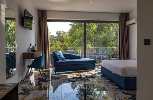 Pidima Kyras Hotel | Blue Water Resort