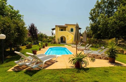 Roda Apartment | Blue wave beach villa with pool 100m from the beach